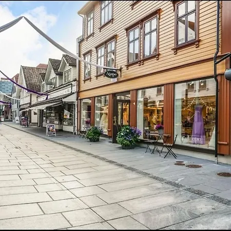 Stylish Townhouse With 3 Bedrooms And Bathtub *