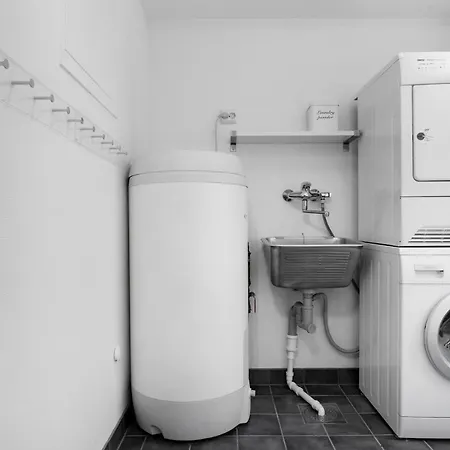 Stylish Townhouse With 3 Bedrooms And Bathtub *