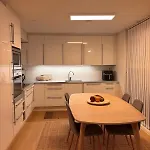 Stylish Townhouse With 3 Bedrooms And Bathtub *