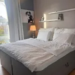 Stylish Townhouse With 3 Bedrooms And Bathtub 아파트